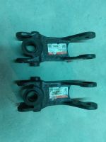 Giá đỡ chân cabin trước giữa